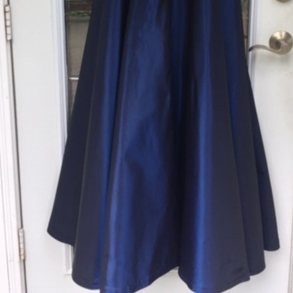 PROM GRAD EVENING DRESS - Picture 8 of 10